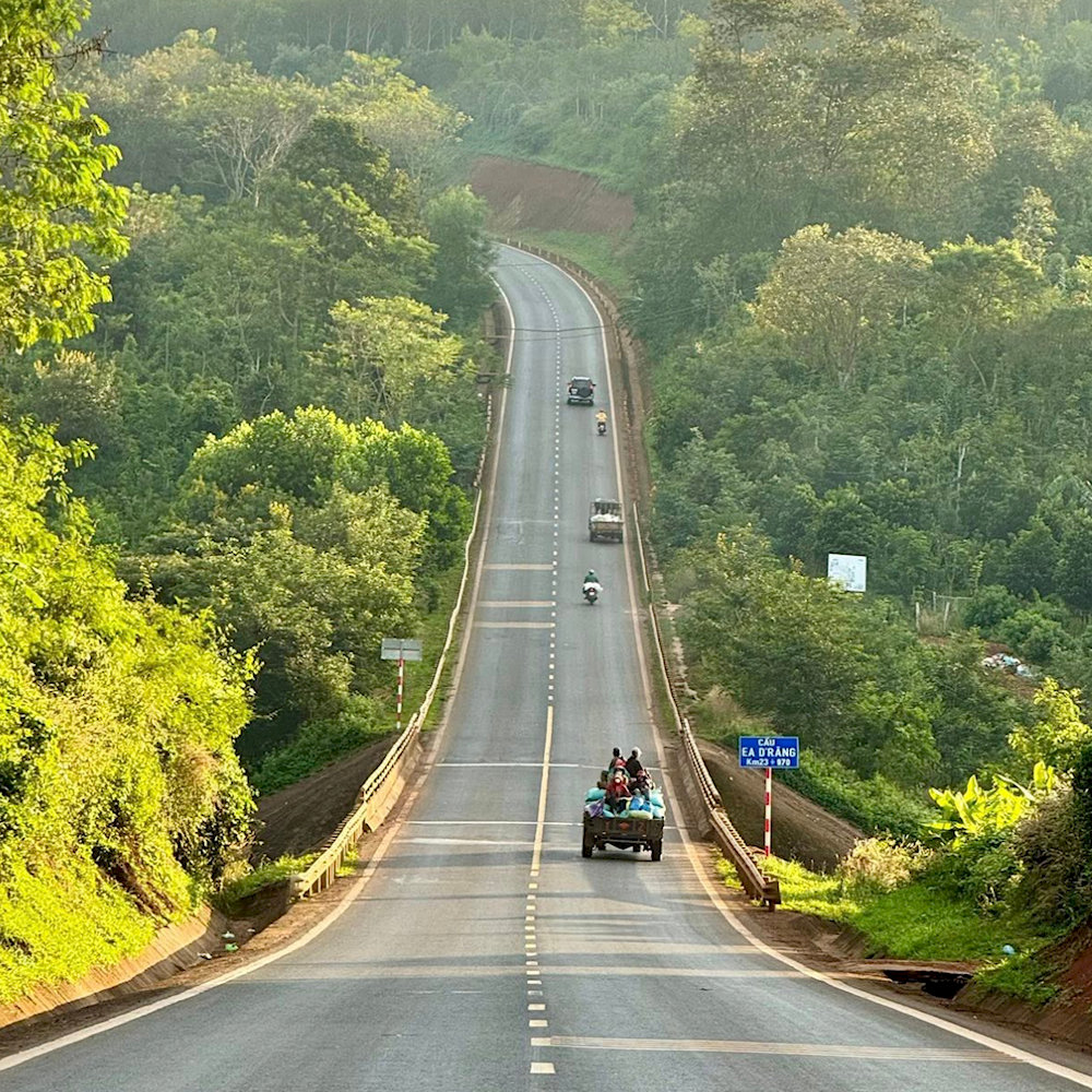 The Buon Ho bypass offers a quiet, scenic ride through coffee farms and highland countryside